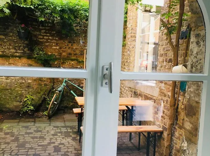 Stadsvilla Met Patio In Centrum